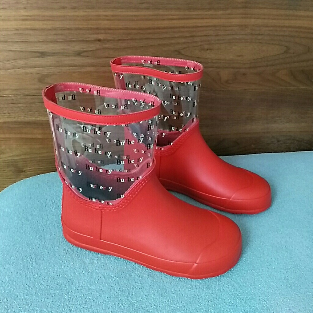New Burberry Rain Boots size 32 EU